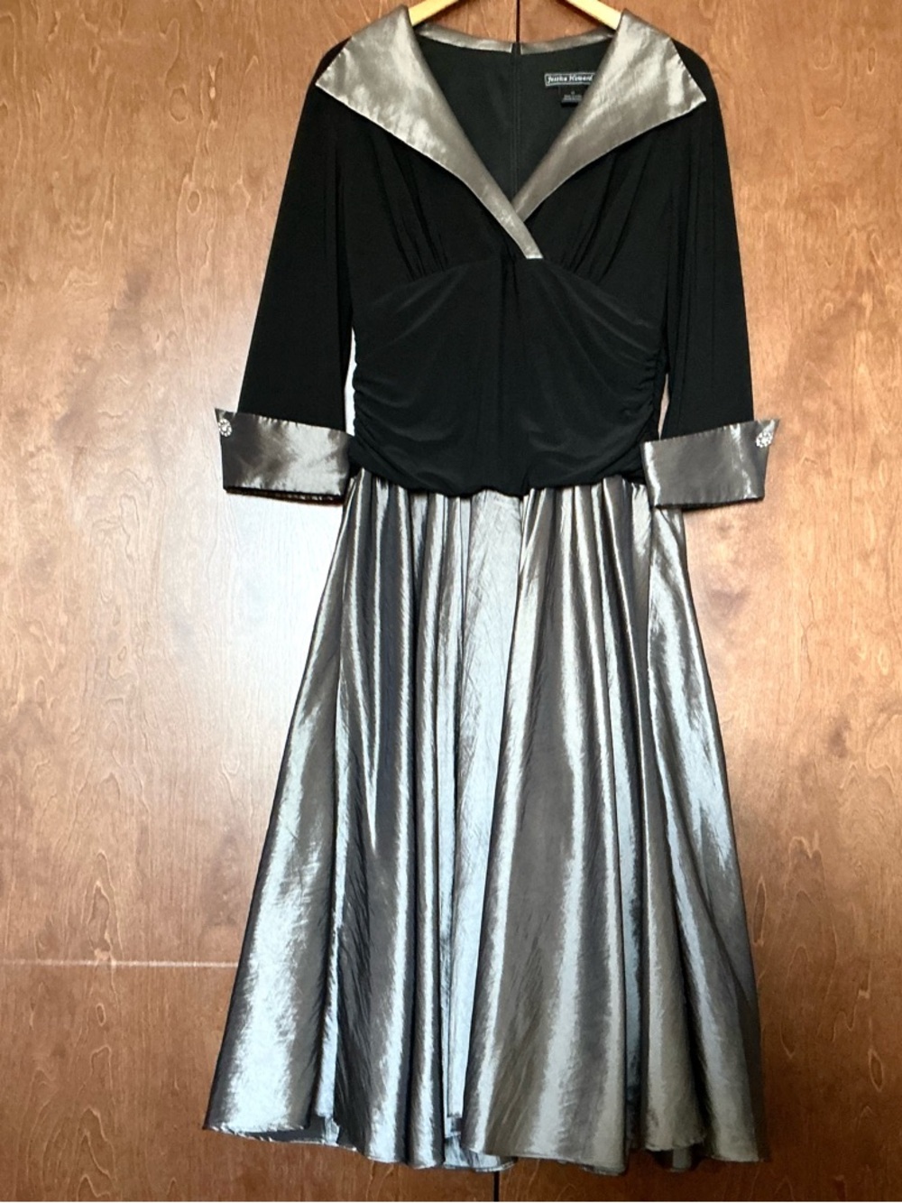 Jessica Howard Dress Portrait Collar Cuffed Sleeves Black Silver Cocktail Event